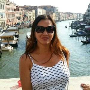 Meet your Posher, Raquel